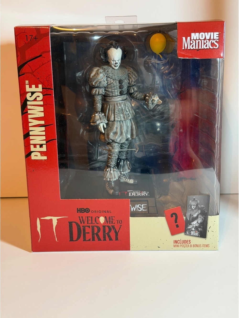 Movie Maniacs Welcome To Derry - Pennywise (Black & White) McFarlane LE 4,500